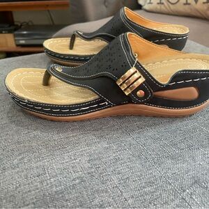 Women’s Black Toe-Post Sandals with Laser-Cut Upper